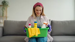 Czego nie czyścić wybielaczem – lista materiałów, na które musisz uważać