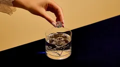 Jak skutecznie czyścić biżuterię ze srebra i złota w domu