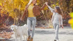 Chodzenie po posiłku: dlaczego 10 minut spaceru może pomóc schudnąć (i wydłużyć życie o lata)