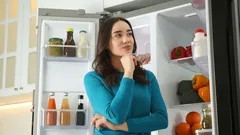 Miejsce w lodówce, w którym mleko psuje się najszybciej