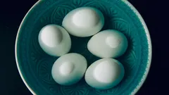 Zapamiętaj raz na zawsze: dlaczego nie powinno się wkładać jajek do zimnej wody po ugotowaniu