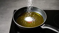 Jak uratować przypaloną patelnię – domowe triki, które naprawdę działają