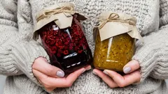 Co wrzucić do słoika z dżemem, żeby nie pojawiła się pleśń?