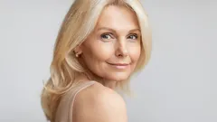 Siedem codziennych nawyków, które przyspieszają starzenie – sprawdź, czy je masz