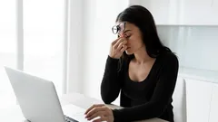 Dlaczego mimo odpowiedniej ilości snu czujesz się zmęczony przez cały dzień?